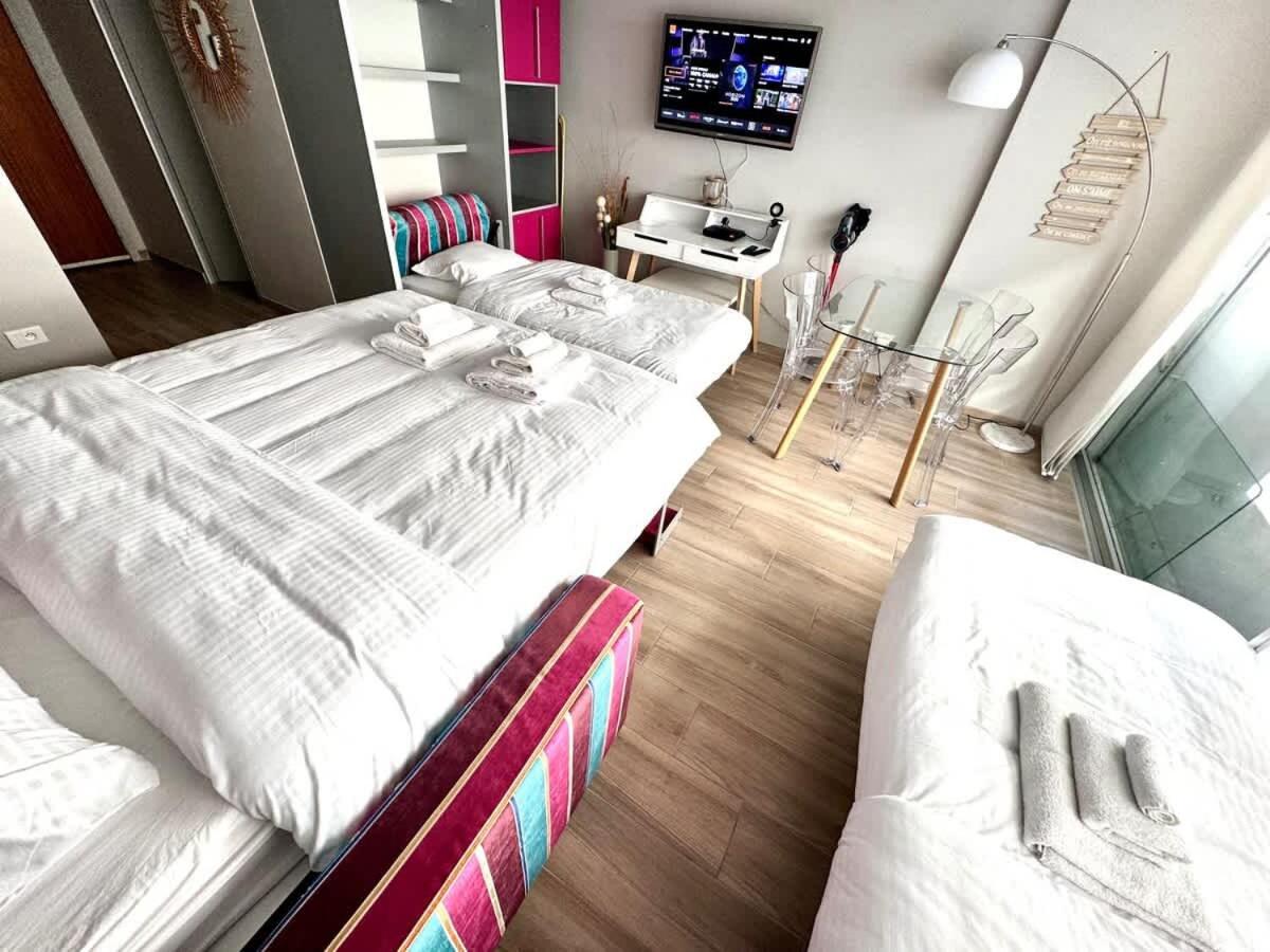 At The Heart Of Carre D'or 2 Mins Sea Wi-fi Ferienhaus